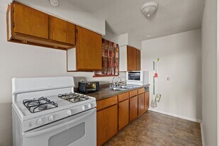 810 93rd St in Galveston, TX - Building Photo