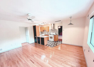 4005 Woodland Ave, Unit B in Philadelphia, PA - Building Photo - Building Photo