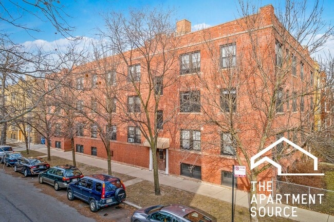 2612 W Gunnison St, Unit 3R