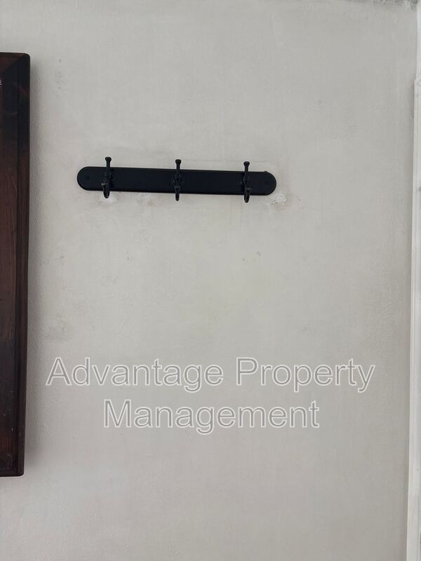 146 SW Cottage St in Newport, OR - Building Photo - Building Photo