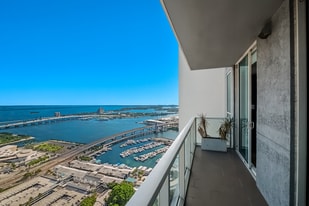 244 Biscayne Blvd, Unit 4704 in Miami, FL - Building Photo