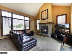 1425 Whistler Point Rd in Woodbury, MN - Building Photo - Building Photo