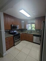 2323 Van Buren St in Hollywood, FL - Building Photo