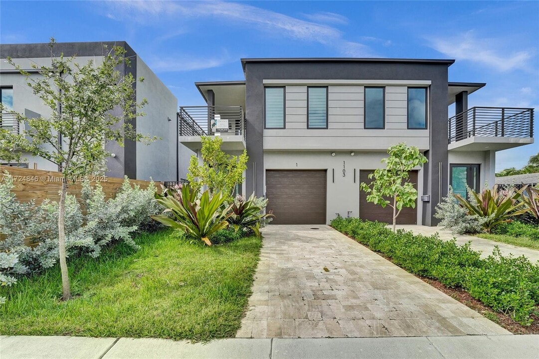 1101 NE 16th Ter in Fort Lauderdale, FL - Building Photo