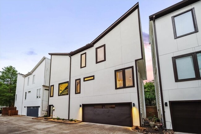 1821 W Main St in Houston, TX - Building Photo - Building Photo