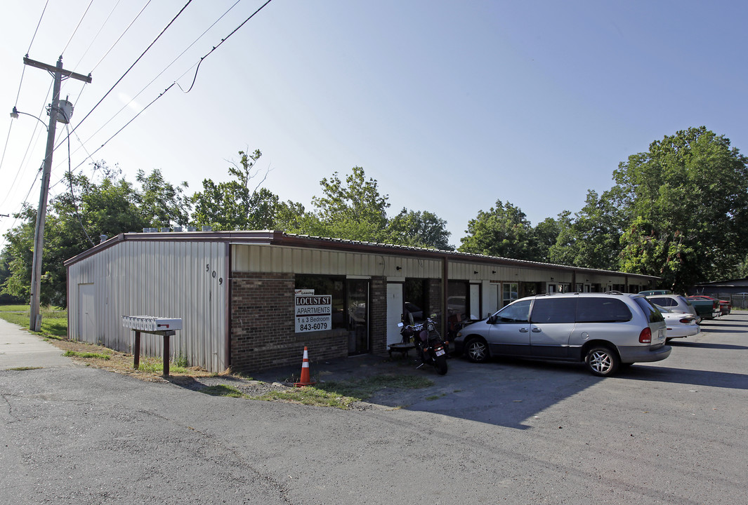 509 W Locust St in Cabot, AR - Building Photo