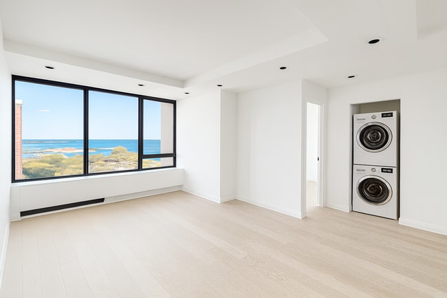 2800 N Lake Shore Dr, Unit 2603 in Chicago, IL - Building Photo - Building Photo