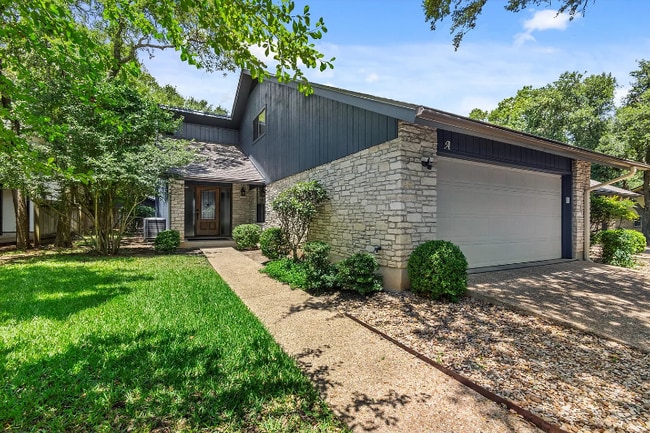 8606 Mesa Dr in Austin, TX - Building Photo - Building Photo