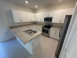 21001 NE 8th Ave in Miami, FL - Building Photo - Building Photo