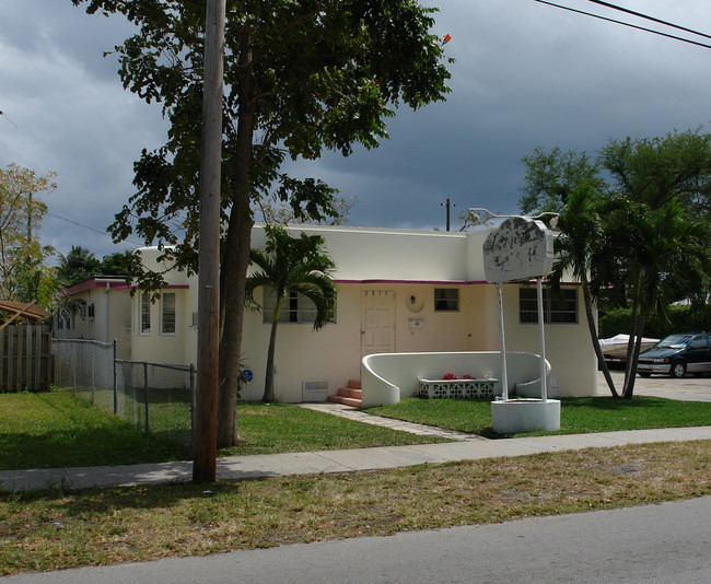 1815 N 19th Ave in Hollywood, FL - Building Photo - Building Photo