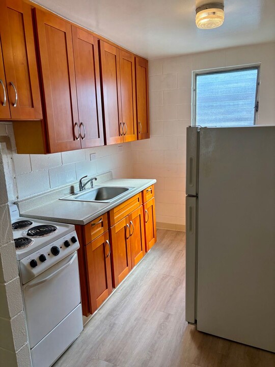 94-245-245 Leowahine St in Waipahu, HI - Foto de edificio