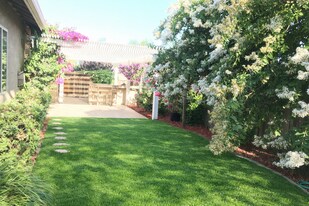 1098 Columbus Way in Lemoore, CA - Building Photo