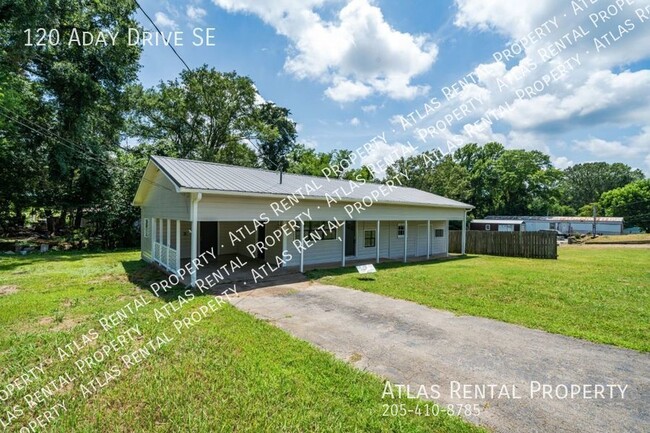 120 Aday Dr SE in Huntsville, AL - Foto de edificio - Building Photo