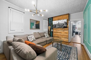 84 W 42nd St in Bayonne, NJ - Building Photo