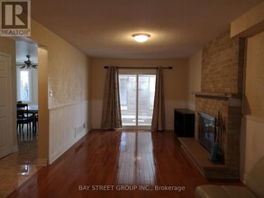 3 Feltham Rd in Markham, ON - Building Photo - Building Photo