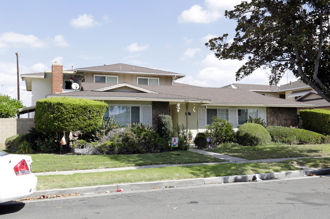 1913 W Bayport Cor in Anaheim, CA - Building Photo - Building Photo