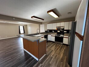302 Hill St in Glen Rose, TX - Building Photo - Building Photo