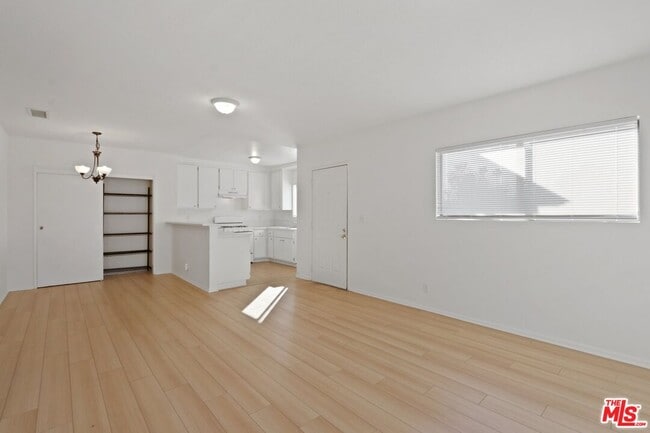 5429 Troost Ave in Los Angeles, CA - Building Photo - Building Photo