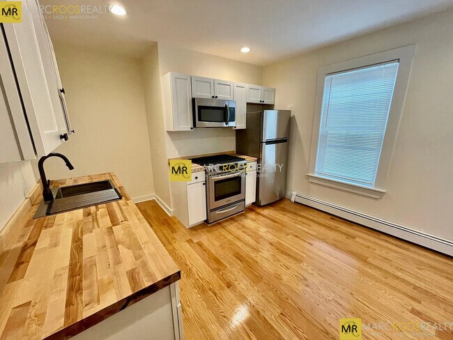 60 Pleasant St, Unit 3 in Cambridge, MA - Building Photo - Building Photo