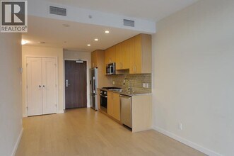 38 W 1st Ave in Vancouver, BC - Building Photo - Building Photo