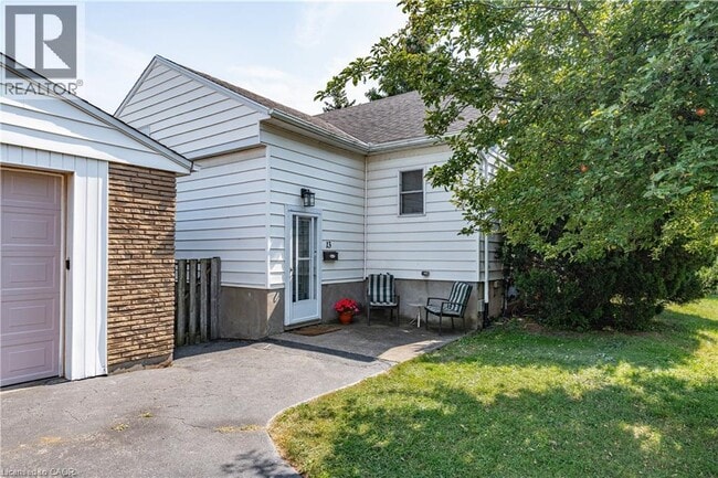 13 Craig Blvd in Grimsby, ON - Building Photo - Building Photo
