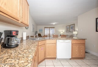 1664 Beach Blvd in Biloxi, MS - Building Photo - Building Photo