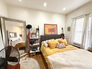 81 Old Harbor St, Unit 1 in Boston, MA - Foto de edificio - Building Photo