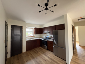 920 Girard St in Hudson, WI - Foto de edificio - Building Photo