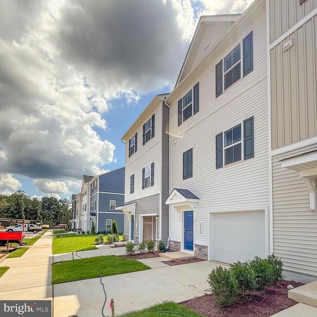 property at 2584 Cougar Ln