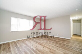 1951 Riverdale Rd in Columbus, OH - Foto de edificio - Building Photo