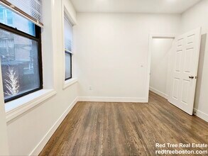 24 Phillips St in Boston, MA - Foto de edificio - Building Photo