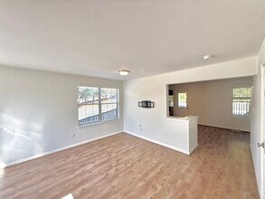 1971 Darlington Loop in Woodbridge, VA - Building Photo - Building Photo