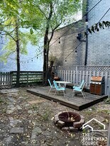 942 N Elston Ave, Unit 2R in Chicago, IL - Building Photo