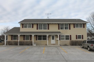 1414 S 14th St in St. Charles, IL - Foto de edificio - Building Photo