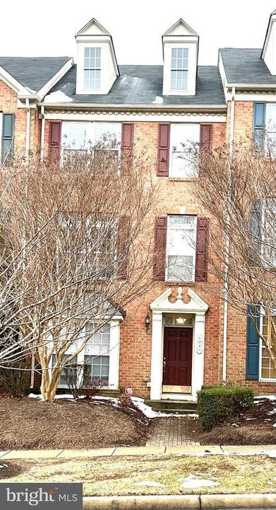 5043 Cameo Terrace in Perry Hall, MD - Building Photo