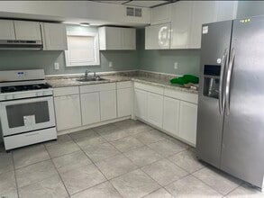 32 S Bellevue Ave in Atlantic City, NJ - Building Photo - Building Photo