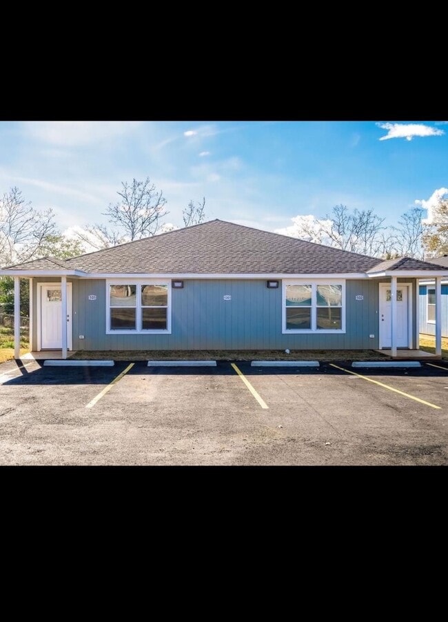 property at 1313 Dolph St