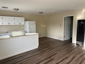 2423 North Ave, Unit Unit D in Chico, CA - Building Photo - Building Photo