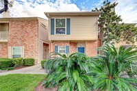 5976 Woodway Place Ct in Houston, TX - Foto de edificio - Building Photo