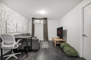 141 Ambleside Heath NW, Unit SI ID1343913P in Calgary, AB - Building Photo