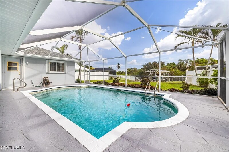 300 Morse Plaza in Ft. Myers, FL - Foto de edificio