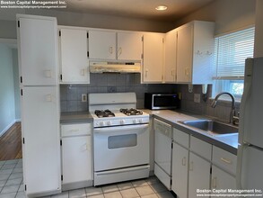 15 Wave Ave, Unit 3 in Revere, MA - Foto de edificio - Building Photo