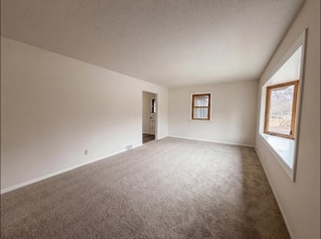 8615 Virginia Cir N in St. Louis Park, MN - Building Photo - Building Photo