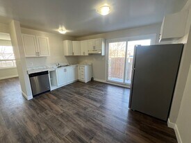 225 Queen St in Sarnia, ON - Building Photo