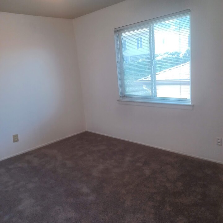 926 Hill St, Unit 926 Hill St. in Belmont, CA - Building Photo