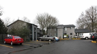 The Grail Apartments in Portland, OR - Building Photo