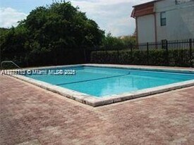 870 NE 207th Terrace in Miami, FL - Building Photo