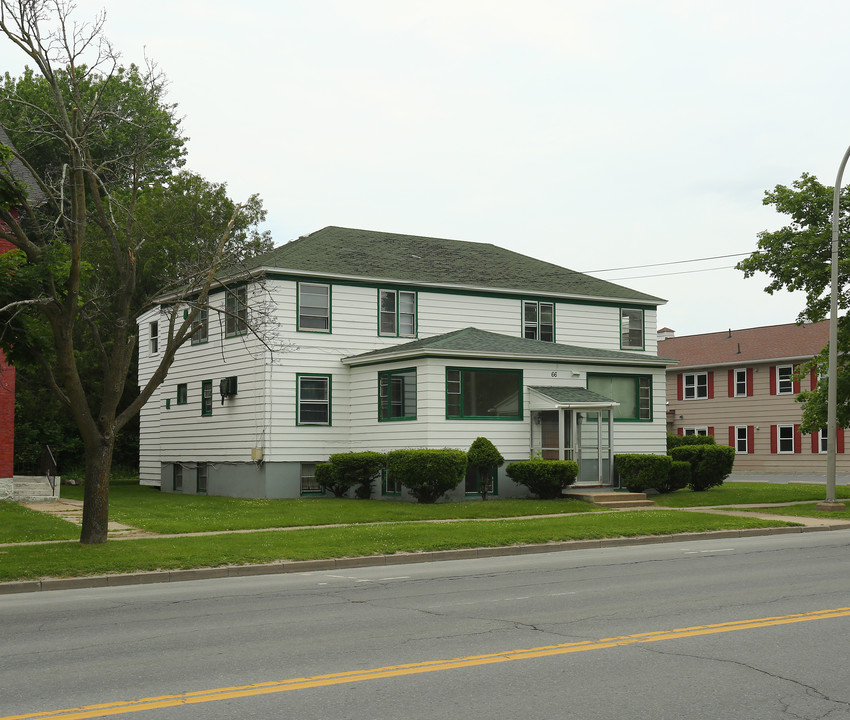 66 Broad St in Plattsburgh, NY - Foto de edificio