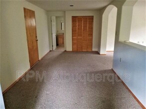 2152 Ridgeview Cir in Santa Fe, NM - Foto de edificio - Building Photo