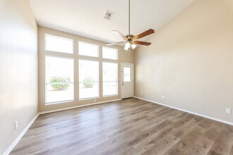 8944 E Gail Rd in Scottsdale, AZ - Building Photo - Building Photo